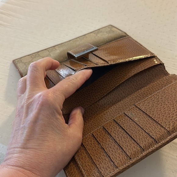 Gucci wallet many card spots & compartments - Picture 9 of 14